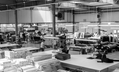 zdjęcie hali przemysłowej